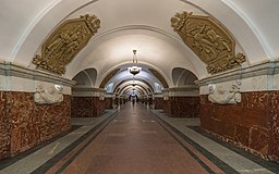 Corridor between platforms of a Moscow metro station